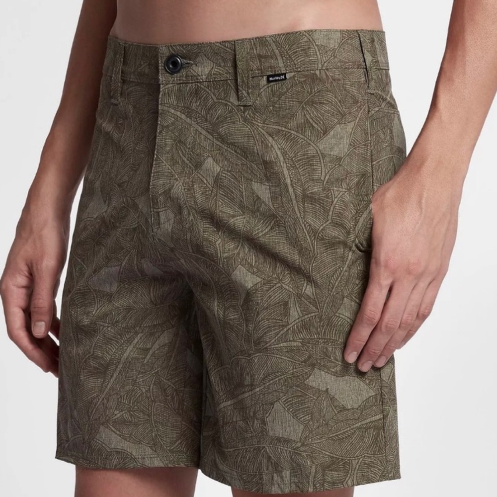 Hurley Phantom Men's 30 Olive Tropical Patterned Shorts